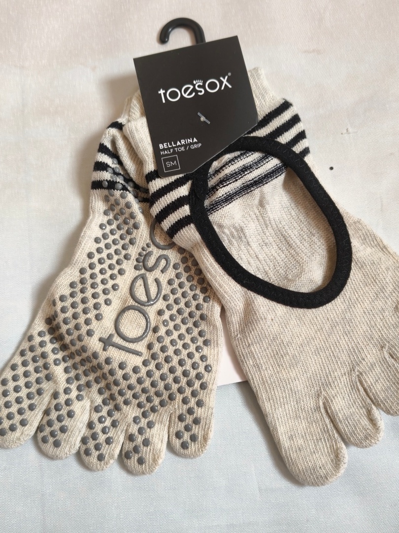 ถุงเท้าโยคะแบบแยกนิ้ว Toesox ส - Pilates Yoga Gym บทวิจารณ์และราคา