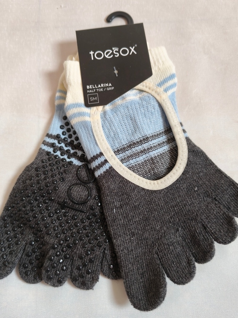 ถุงเท้าโยคะแบบแยกนิ้ว Toesox ส - Pilates Yoga Gym บทวิจารณ์และราคา