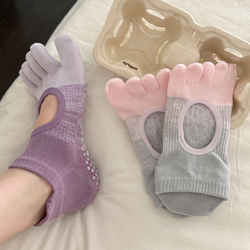 ถุงเท้าโยคะสำหรับผู้หญิง แบบแย - Pilates Yoga And Barre บทวิจารณ์และราคา