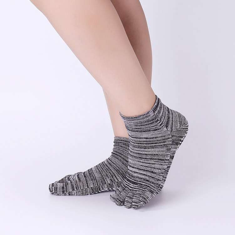 ถุงเท้าโยคะกันลื่นพร้อมที่ยึดเ - Pilates Yoga And Barre บทวิจารณ์และราคา